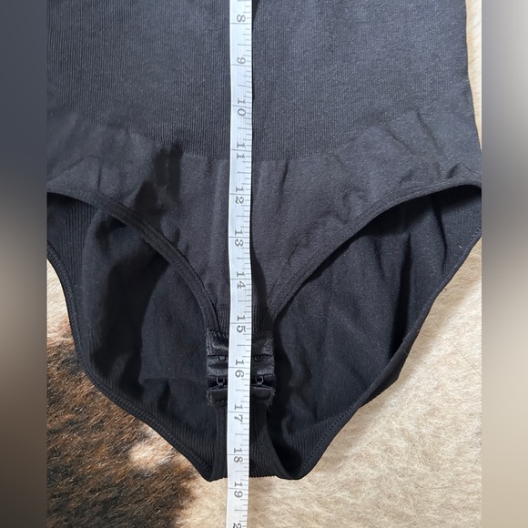 One piece shapewear - Picture 8 of 9